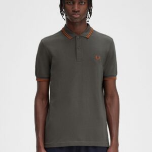 The Fred Perry ShirtM3600 Field Green / Nut Flake / Nut Flake