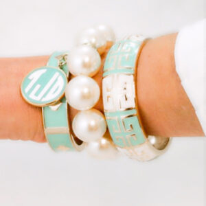 glossy pearl charm bangle