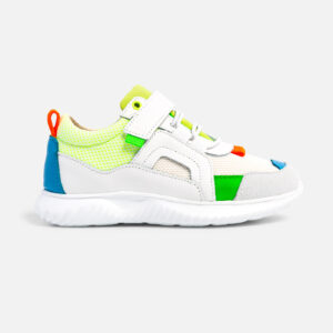 Child running trainers