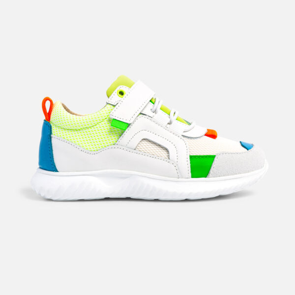 Child running trainers