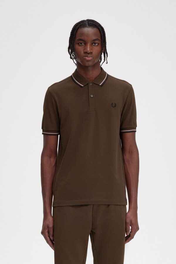 The Fred Perry ShirtM3600 Burnt Tobacco / Dark Pink / Black