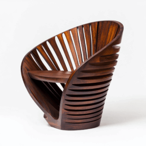 Fauteuil design en bois massif pour salon style contemporain assise confortable diamètre 70 cm hauteur 78 cm finition noyer
