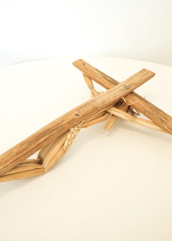 Folk Art Crucifix - Image 3