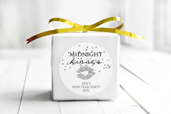 New Year's Eve Party Kisses Goodie Bag Stickers Silver Confetti Set of 24