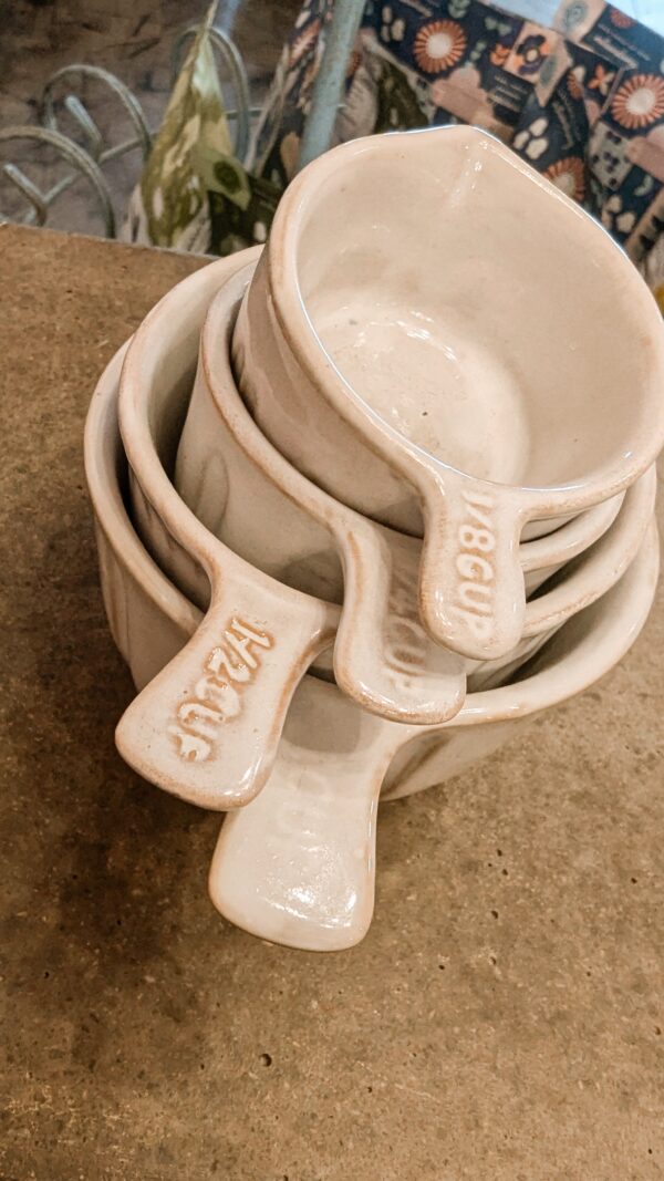 Set of 4 Measuring Cups - Image 4